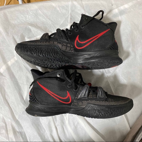 Nike Kyrie 7 “Bred”